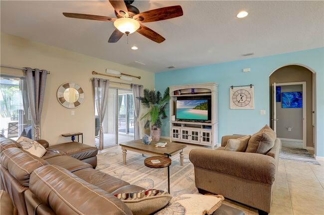 337 Sebastian Crossings Blvd, House other with 3 bedrooms, 2 bathrooms and null parking in SEBASTIAN FL | Image 9