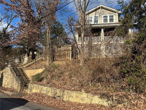 946 Mathews Avenue, Charleston, WV, 25302 | Card Image