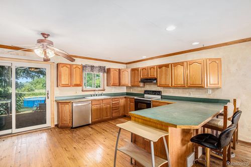 5877 Southwood St, North Branch, MI, 48461-9797 | Card Image