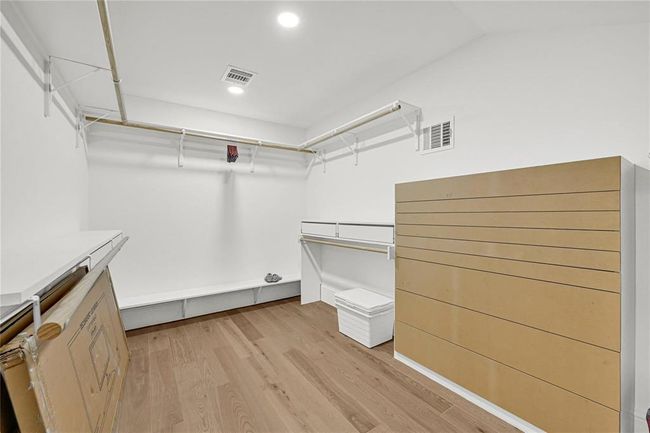 Walk In Closet | Image 29