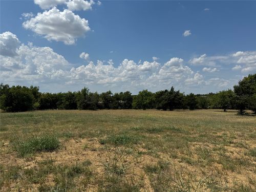 3102 Woodland Ct, Gainesville, TX, 76240-5176 | Card Image