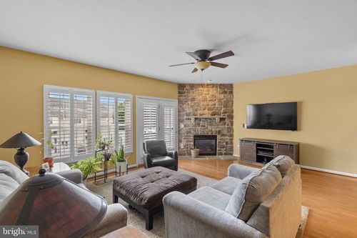43682 Chicacoan Creek Sq, LEESBURG, VA, 20176-6544 | Card Image