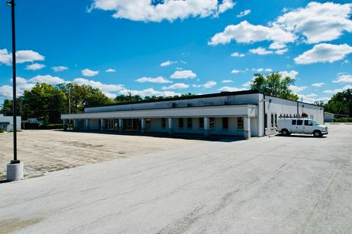 7101 W 111th St, Worth, IL, 60482-1828 | Card Image