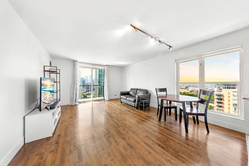apt-2009-1212 La Salle Dr, CHICAGO, IL, 60610-8042 | Card Image