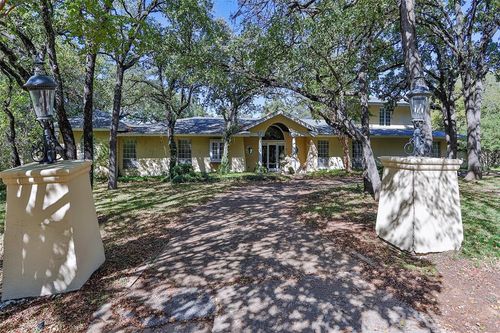 8 Twin Lakes Court, Dalworthington Gardens, TX, 76016 | Card Image