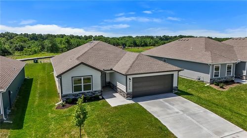 20330 W 195th St, Spring Hill, KS, 66083-2218 | Card Image