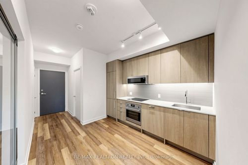 701-250 Lawrence Ave W, Toronto, ON, M5M1B2 | Card Image