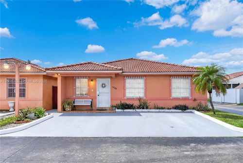 39c-2238 W 74th Ter, Hialeah, FL, 33016-6866 | Card Image