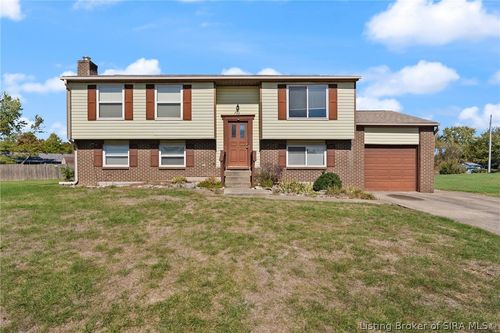 723 Flatwoods Ct, Clarksville, IN, 47129 | Card Image