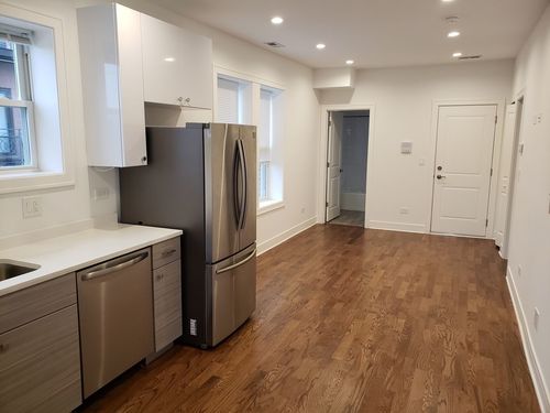 3r-2347 W Taylor St, Chicago, IL, 60612-4244 | Card Image