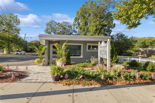 1420 Montauk Hwy, Oakdale, NY, 11769-1337 | Card Image