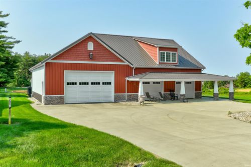 32 E Hevron Rd, Santa Claus, IN, 47579-9740 | Card Image