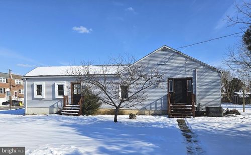 390 Mary St, DOWNINGTOWN, PA, 19335-2518 | Card Image