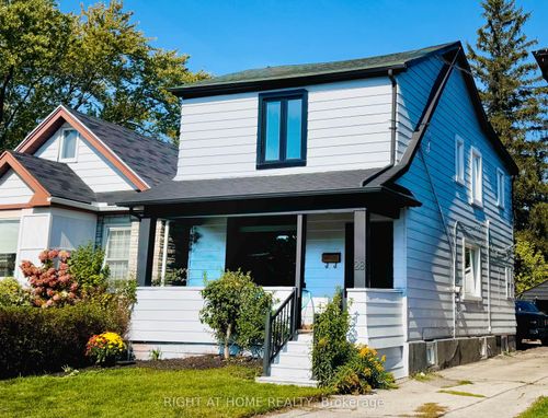 28 Pendeen Ave, York, ON, M6N2P3 | Card Image