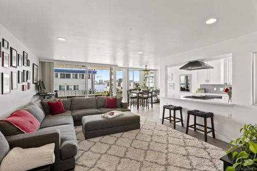 unit-e-3920 Riviera Dr, San Diego, CA, 92109-5836 | Card Image