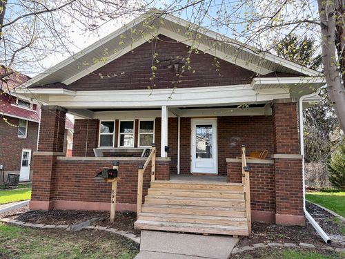 806 N 3rd St, Clinton, IA, 52732-3829 | Card Image
