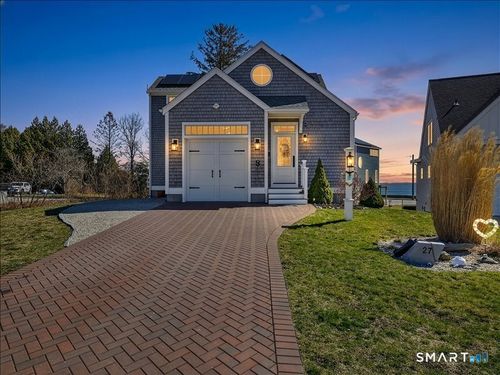 27 Jerome Rd, New London, CT, 06320-2924 | Card Image