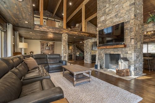 2900 Tanyard Hill Rd, Lynchburg, TN, 37352-4824 | Card Image