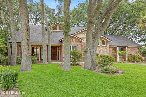 521 Birch Ct, Neptune Beach, FL, 32266-6213 | Card Image