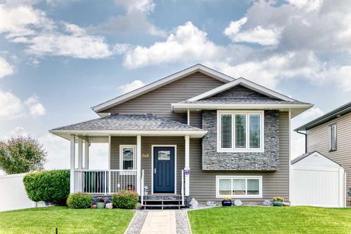 6368 58 Ave, Innisfail, AB, T4G0A7 | Card Image