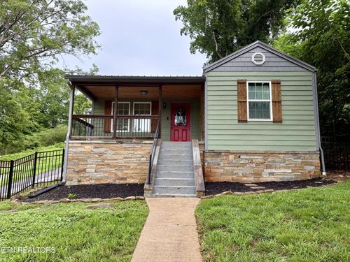 425 Sewanee St, Harriman, TN, 37748-2740 | Card Image