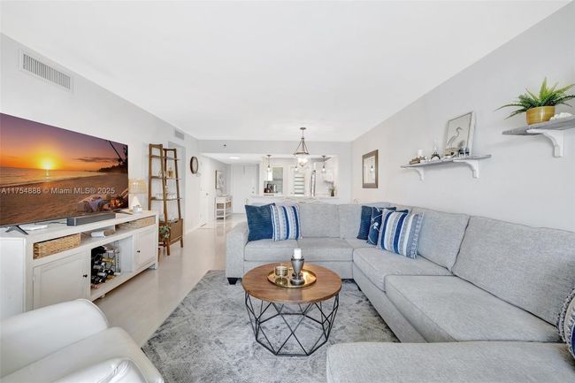 APT-305 - 3091 N Course Dr, Condo with 2 bedrooms, 2 bathrooms and null parking in Pompano Beach FL | Image 10