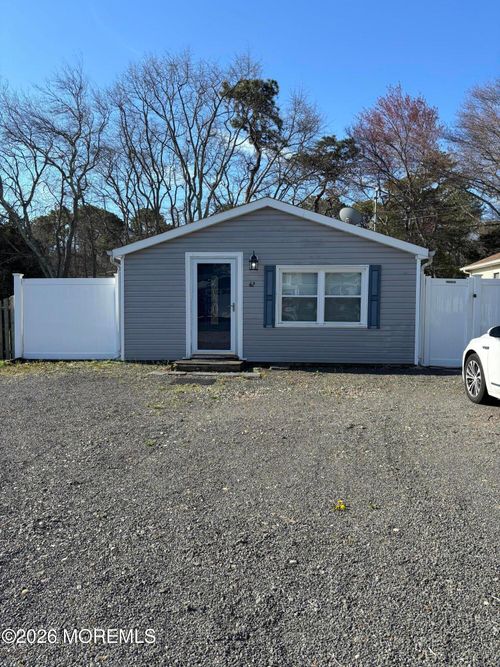 42 Central Lake Dr, Forked River, NJ, 08731 | Card Image