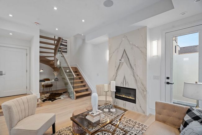 1204 Avenue Rd, House attached with 3 bedrooms, 3 bathrooms and null parking in Toronto ON | Image 5