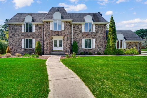 128 Shorewood Dr, Valparaiso, IN, 46385-8068 | Card Image