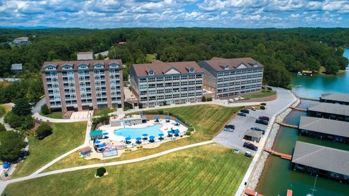 unit-318-1273 Graves Harbor Trl, Huddleston, VA, 24104-3648 | Card Image
