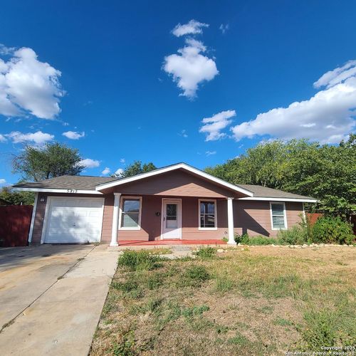 5815 Castle Lk, San Antonio, TX, 78218-4123 | Card Image