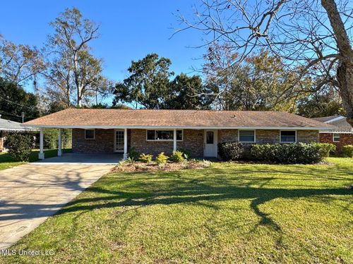 611 S Forest Avenue, Long Beach, MS, 39560 | Card Image