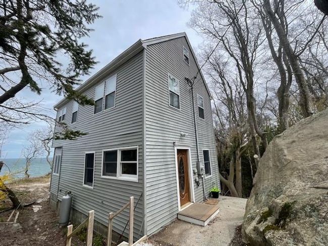 23 Park Pl, House other with 2 bedrooms, 2 bathrooms and null parking in Baiting Hollow NY | Image 4