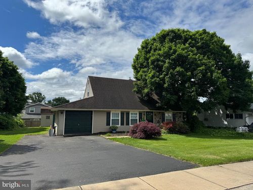 40 Tinsel Rd, LEVITTOWN, PA, 19056-1563 | Card Image