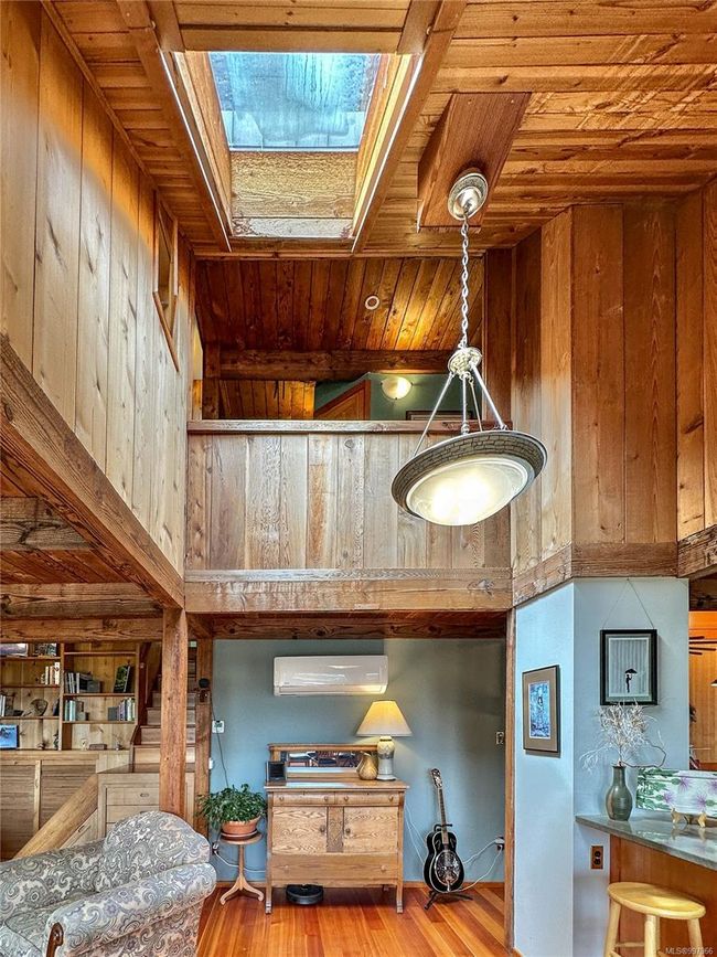 Japanese sliding panels can close the upstairs off from overlooking the main floor | Image 35