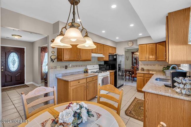 39 Honeysuckle Way, House other with 4 bedrooms, 3 bathrooms and null parking in Howell NJ | Image 20
