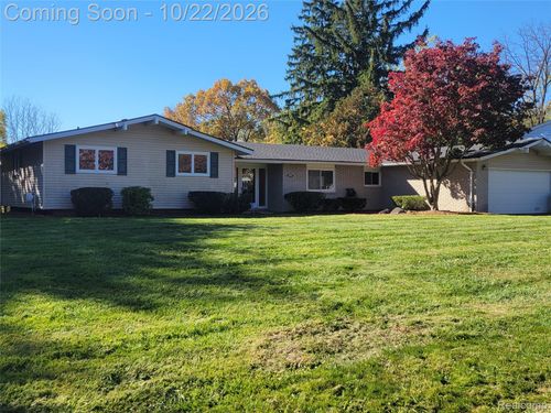 35527 Springvale St, Farmington Hills, MI, 48331-1349 | Card Image