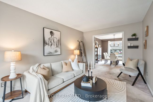 1272 Maple Ridge Dr, House other with 5 bedrooms, 4 bathrooms and 2 parking in Pickering ON | Image 6