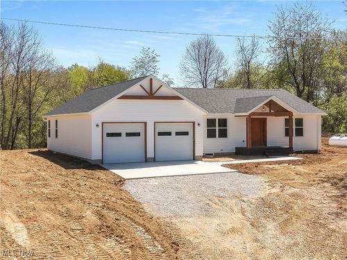 15758 County Road 436, Frazeysburg, OH, 43822-9671 | Card Image