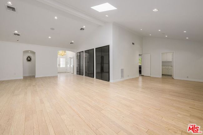 8760 White Oak Ave, House other with 4 bedrooms, 4 bathrooms and 8 parking in Sherwood Forest CA | Image 10