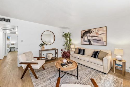 215-1030 Robinson Ave, San Diego, CA, 92103-4478 | Card Image