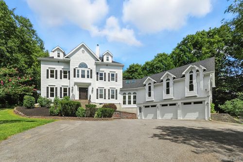 19 Friendship Ln, Red Hook, NY, 12571-4640 | Card Image