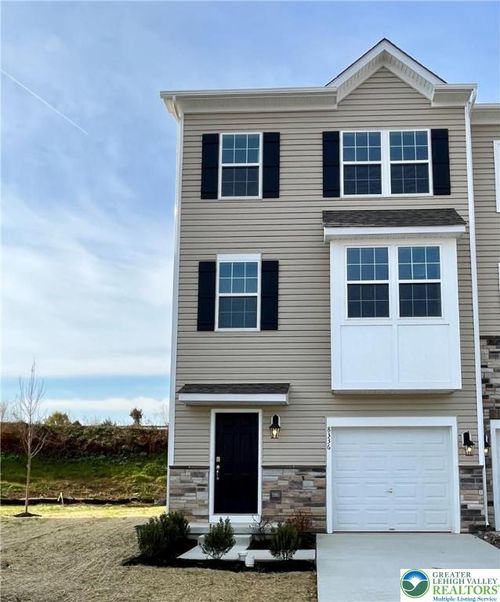 8309 Alexander Ct, BREINIGSVILLE, PA, 18031-8756 | Card Image