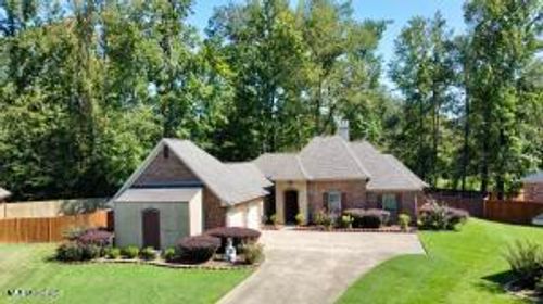 139 Glen Auburn Dr, Clinton, MS, 39056-6052 | Card Image