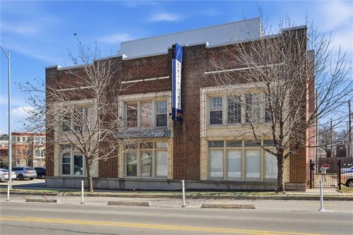 201-3001 Gillham Rd, Kansas City, MO, 64108-3158 | Card Image