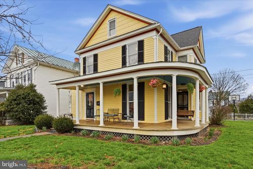 220 S Massanutten St, STRASBURG, VA, 22657-2406 | Card Image