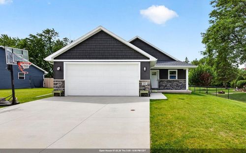 37 Ash Grove Place, KAUKAUNA, WI, 54130 | Card Image