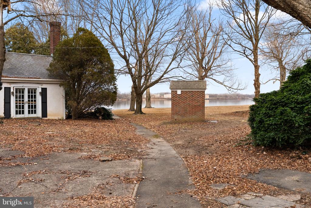 Residential in EDGEWATER PARK 4