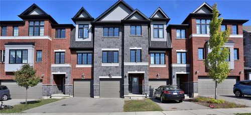 29 Ridgemount St, Kitchener, ON, N2P0J3 | Card Image