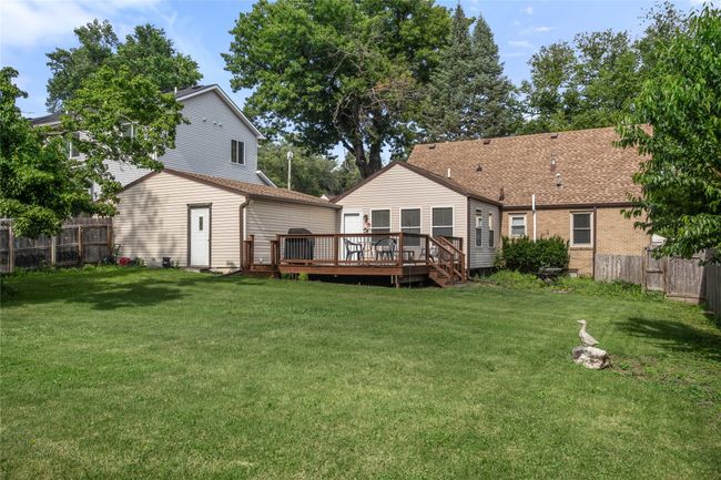 1034 66 Th St, Home with 4 bedrooms, 3 bathrooms and null parking in Windsor Heights IA | Image 20